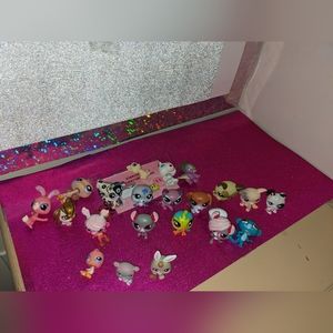 Huge Lot of 18 Littlest Pet Shops